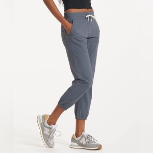 Vuori Miles Jogger in Azure, Medium, NWT